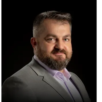 Headshot of Barmak Anvari, Co-Founder & Vice President